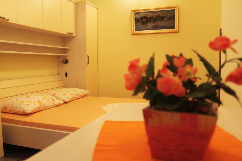 Apartments And Rooms Villa Mir Zaton  Exterior foto