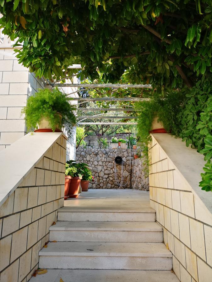 Apartments And Rooms Villa Mir Zaton  Exterior foto